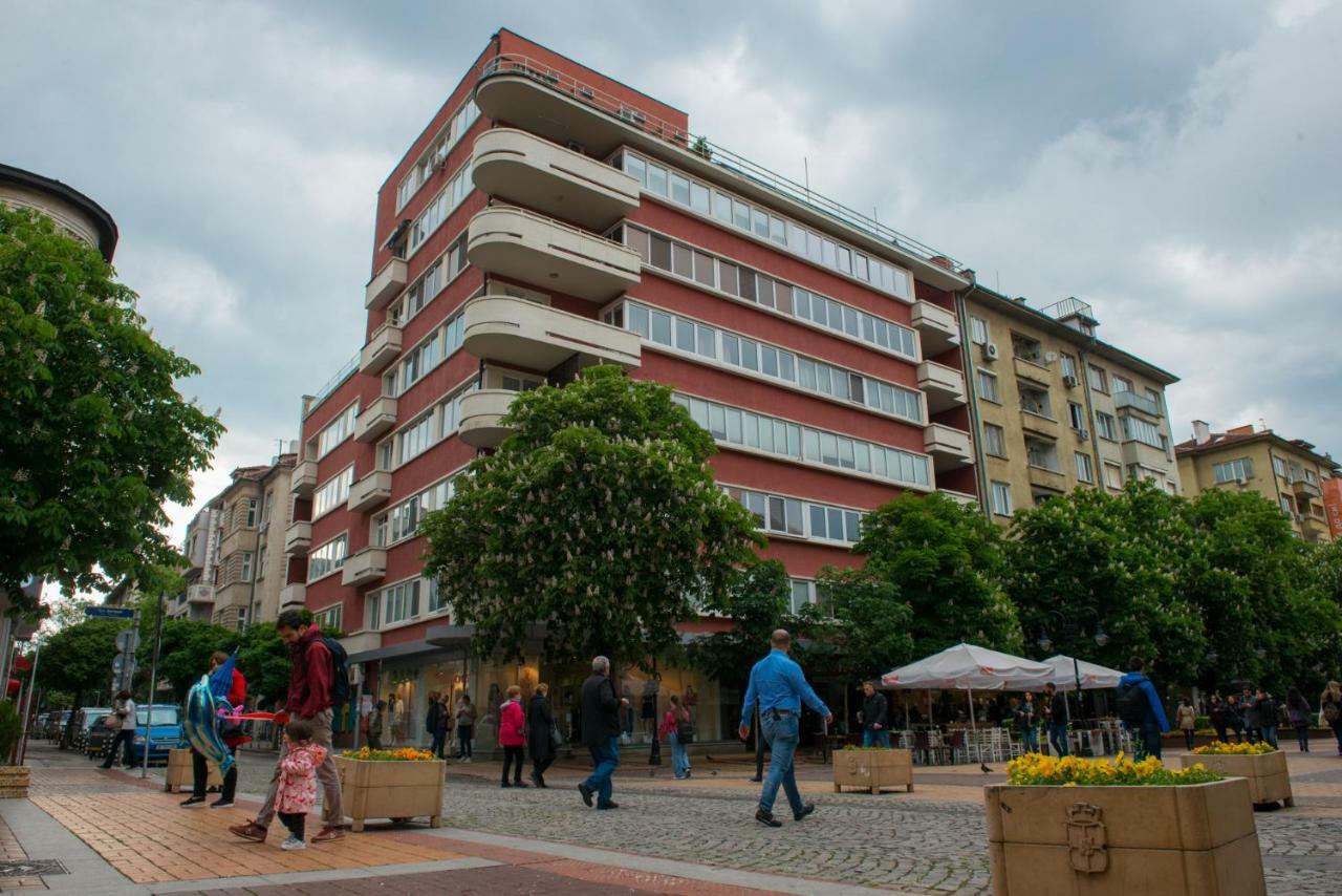 Design Apartment In Sofia Top City Center Luaran gambar